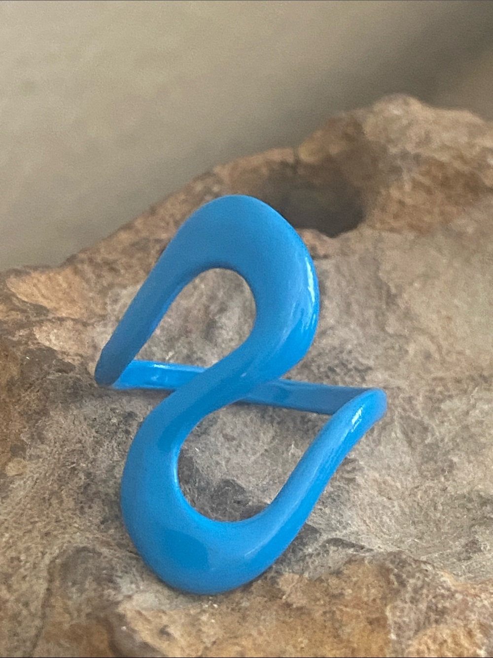 5/$10❤️❤️❤️NEW Blue Enamel Squiggly Ring